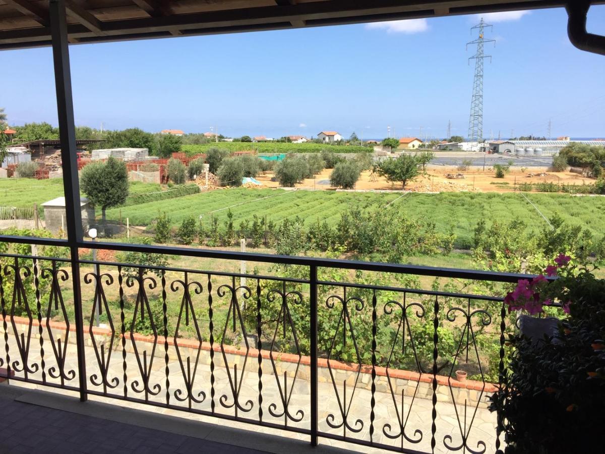 Alchimia House Apartment Cisano sul Neva Ngoại thất bức ảnh