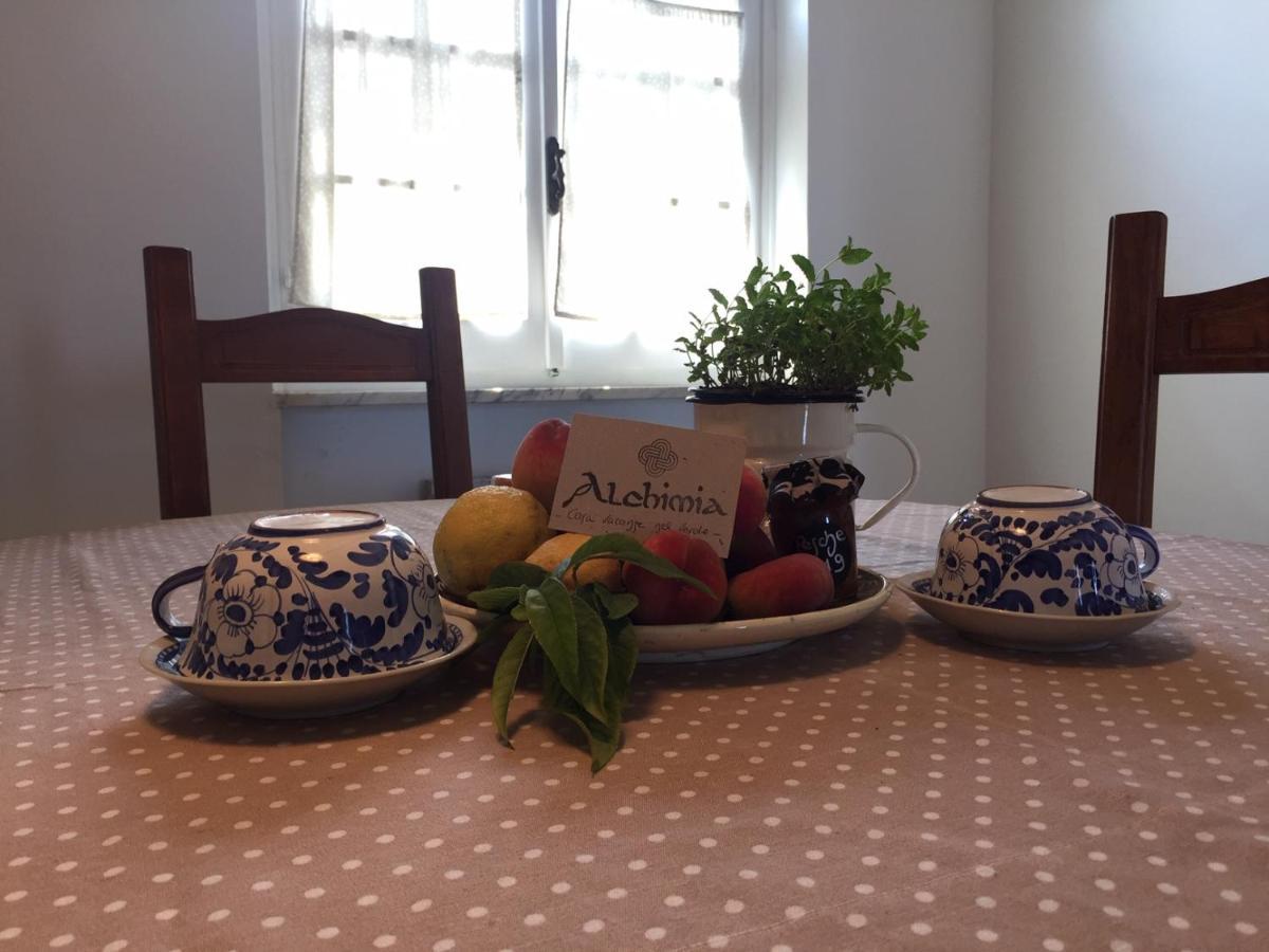 Alchimia House Apartment Cisano sul Neva Ngoại thất bức ảnh